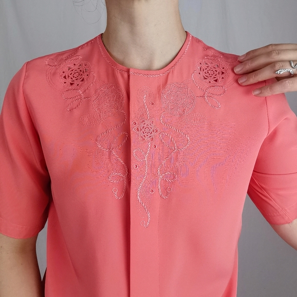 Medium vintage bright pink blouse, retro top - Picture 2 of 5
